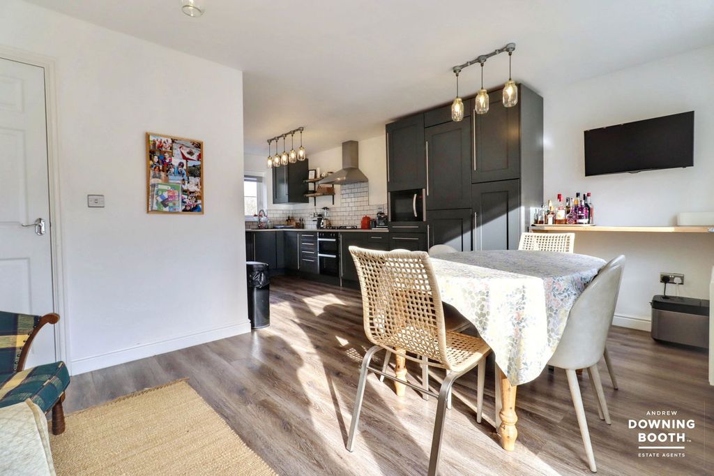 Property photo 3 of 29