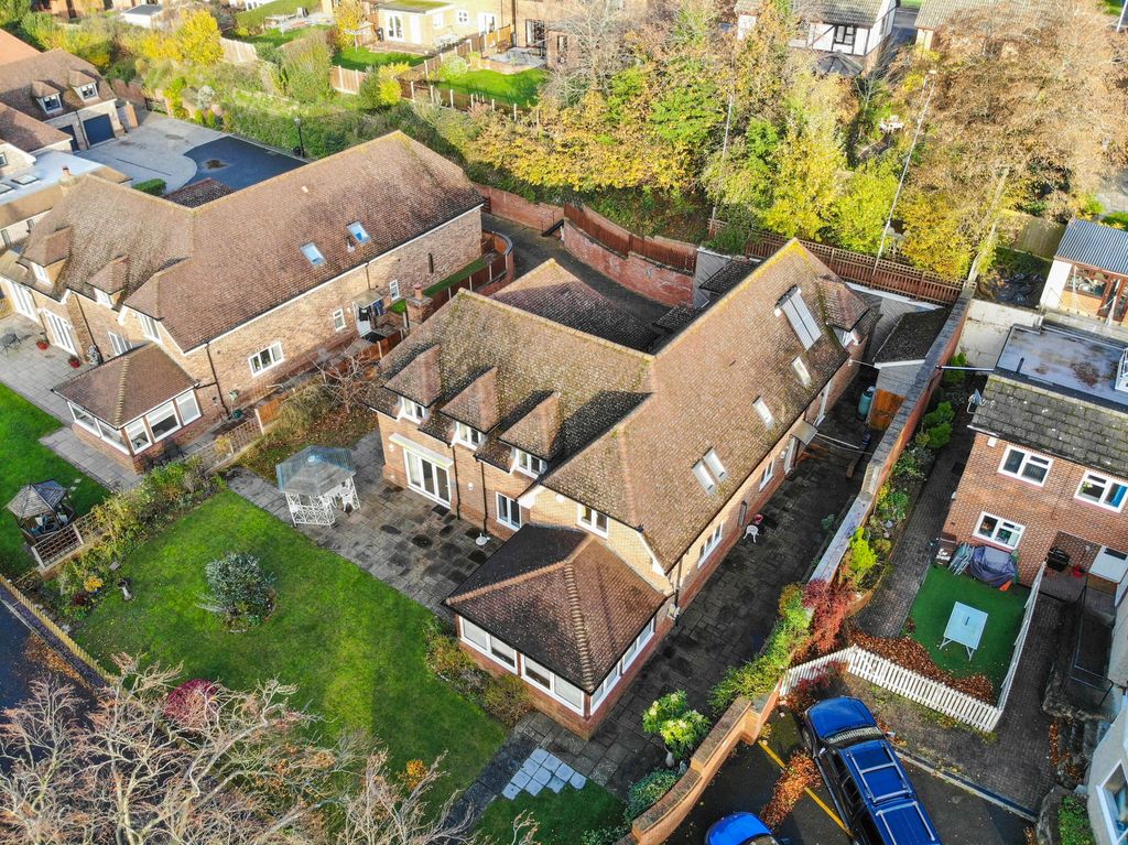Property photo 2 of 48