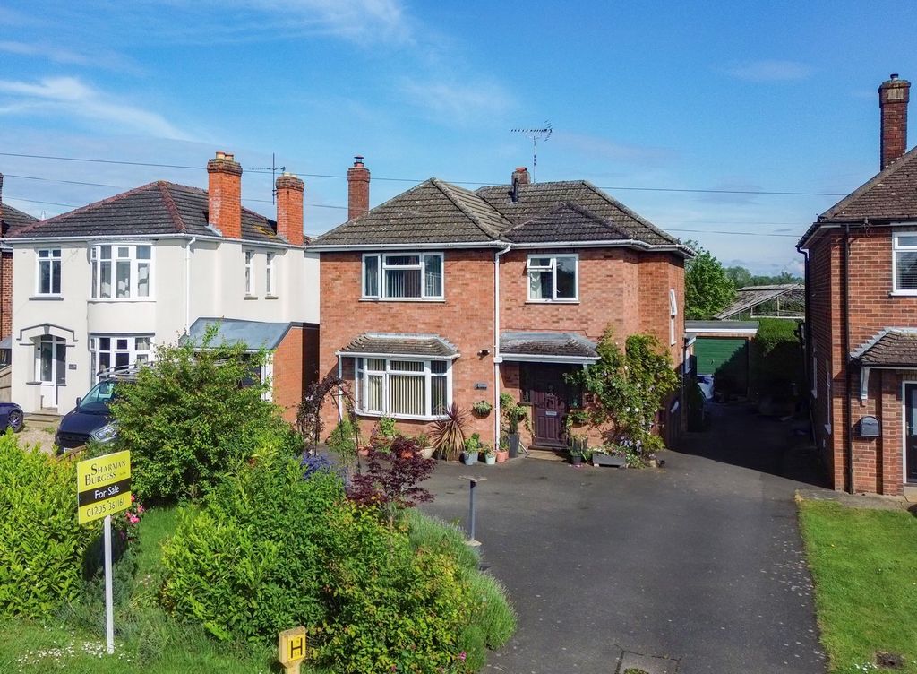 Property photo 1 of 11
