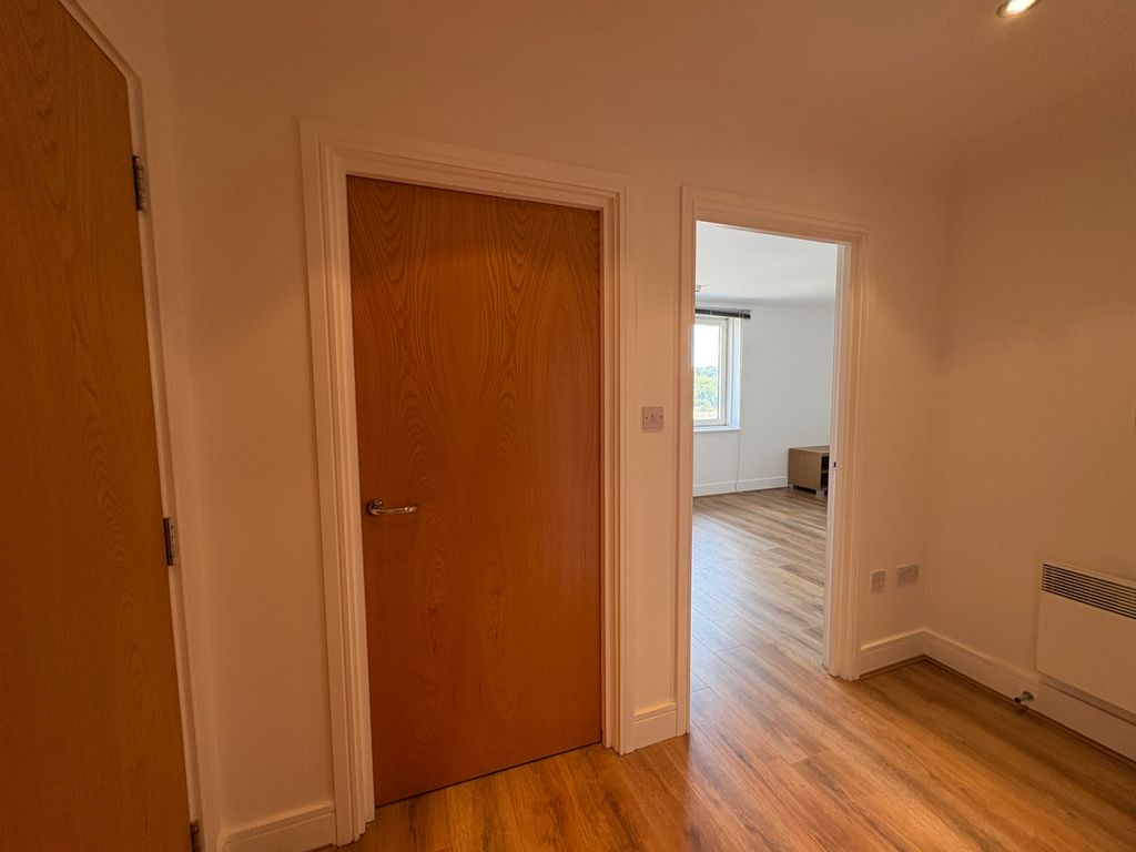 Property photo 3 of 12 Entrance Hall