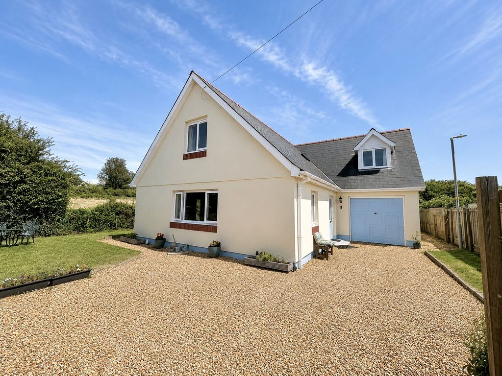 Property photo 1 of 19 Picture No. 08