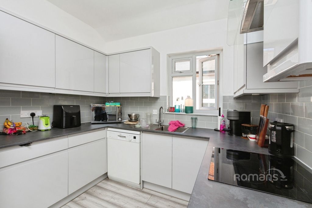 Property photo 2 of 10 Pbox-Img.Jpg