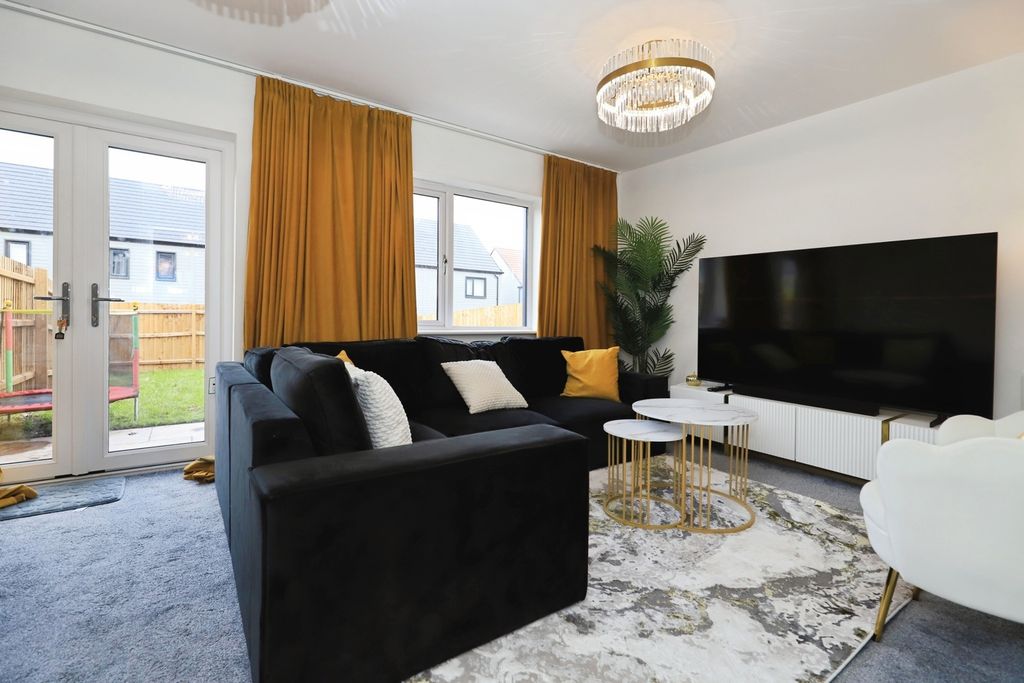 Property photo 3 of 19 Pbox-Img.Jpg