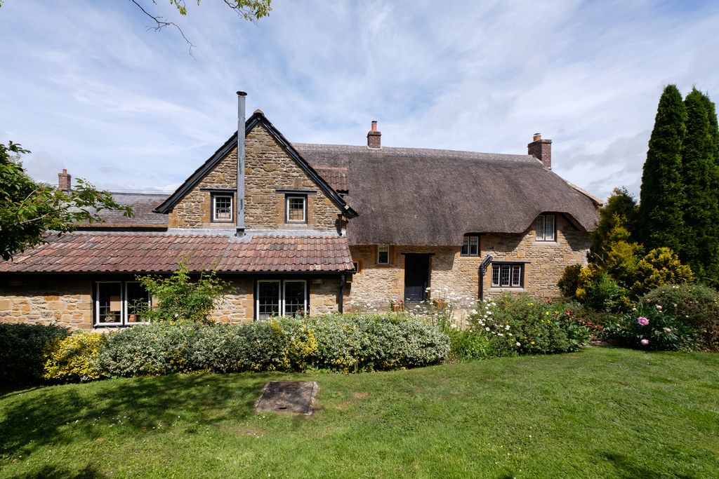 Property photo 1 of 48