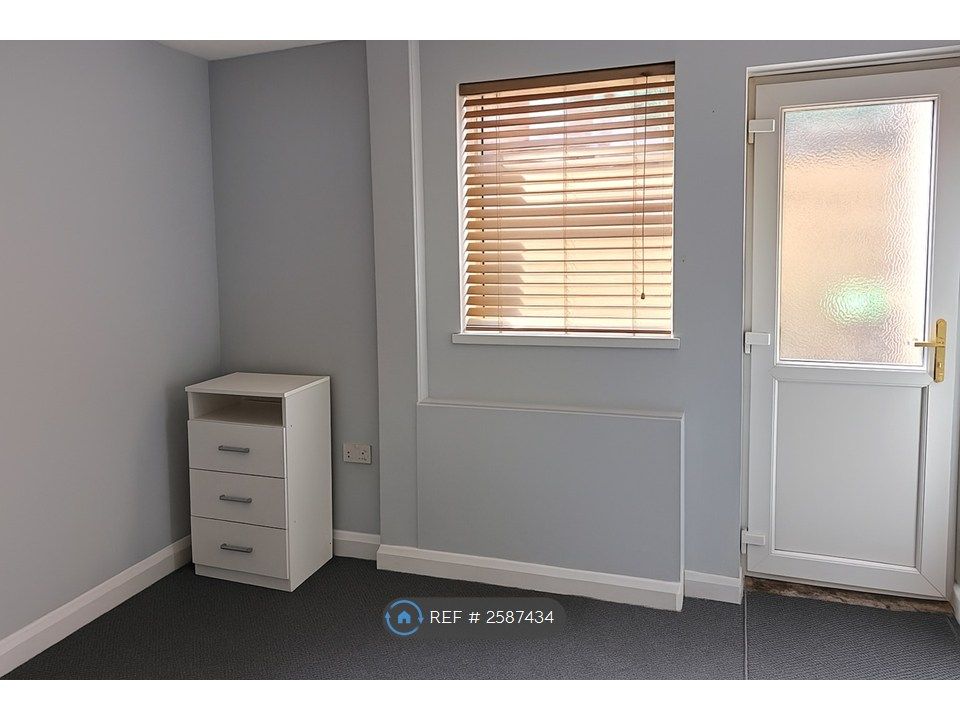 Property photo 3 of 5 Bedroom Private Access