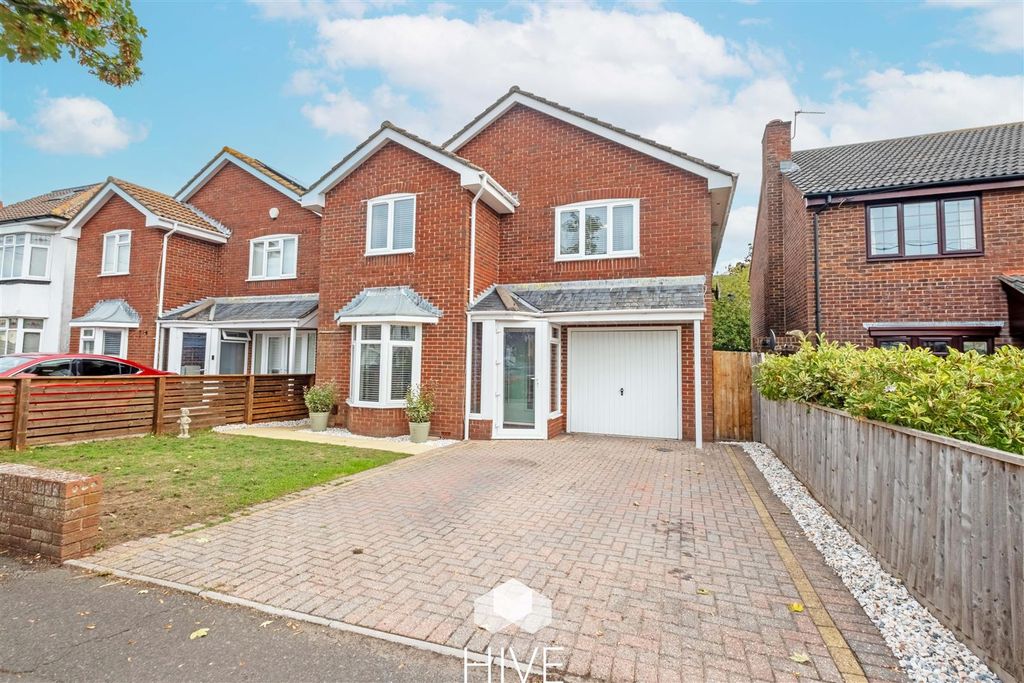 Property photo 1 of 24 Albion Road