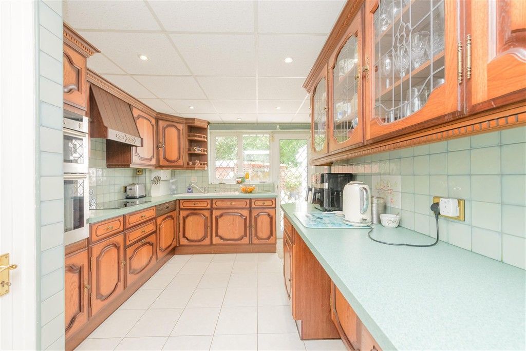 Property photo 2 of 18 Kitchen