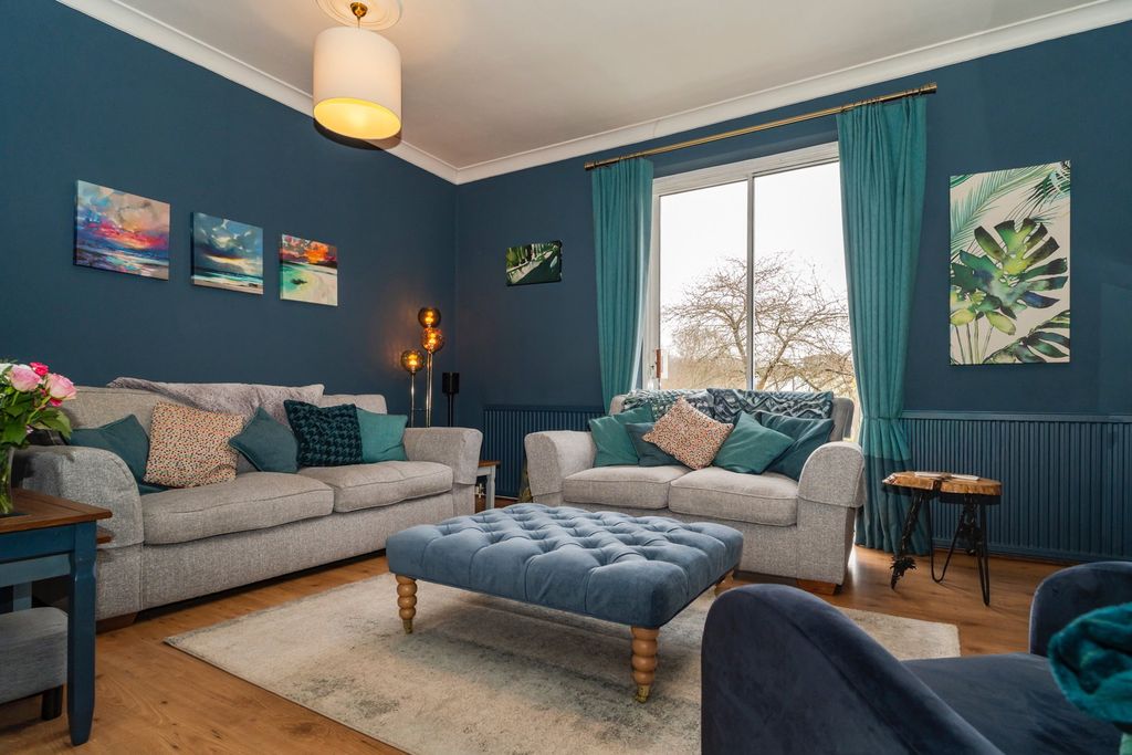 Property photo 3 of 26