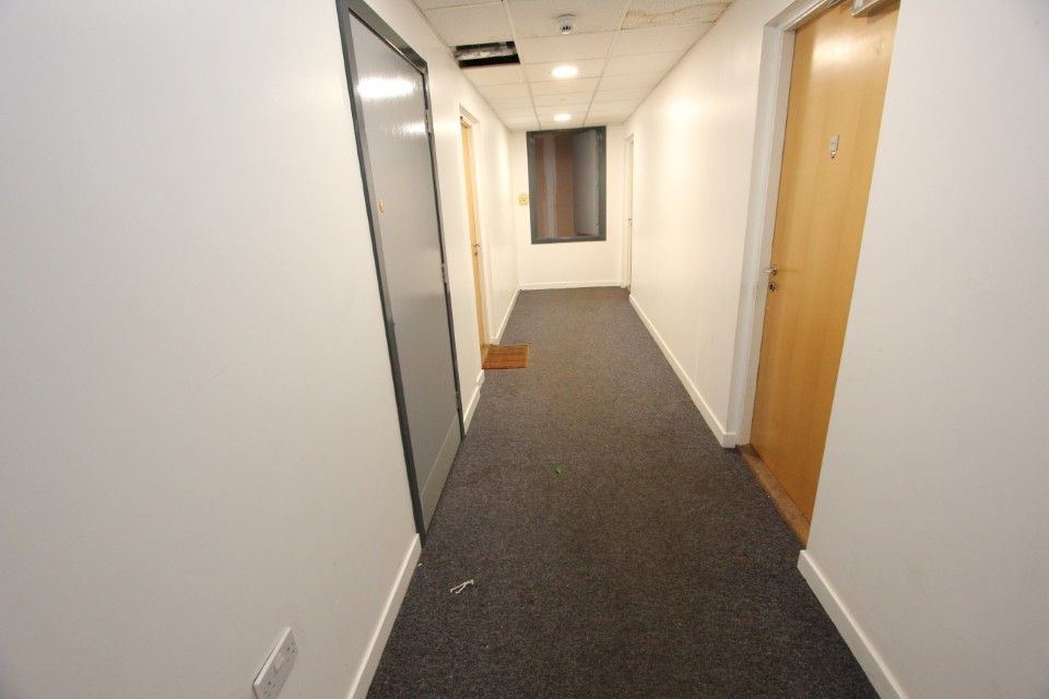 Property photo 2 of 15 Communal Landing