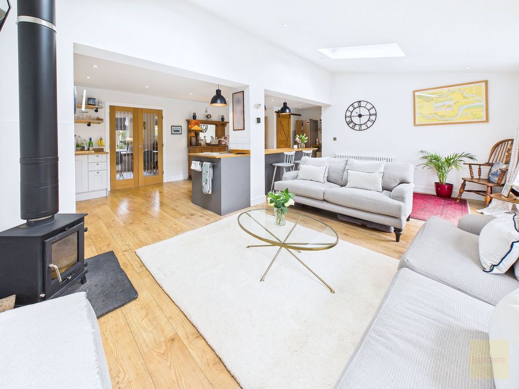 Property photo 3 of 26 Living / Kitchen / Dining