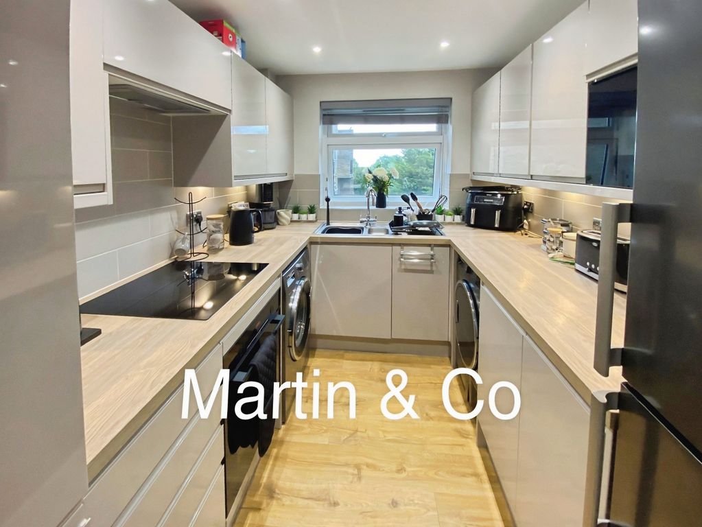 Property photo 3 of 13 Kitchen P 2