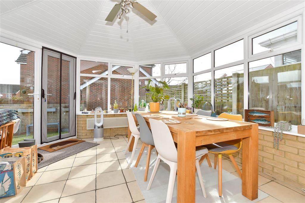 Property photo 3 of 14 Conservatory