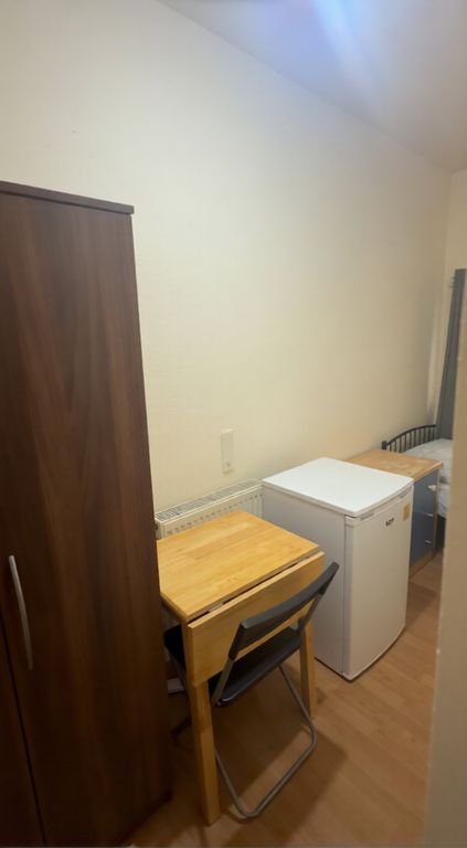 Property photo 3 of 7 Bedroom