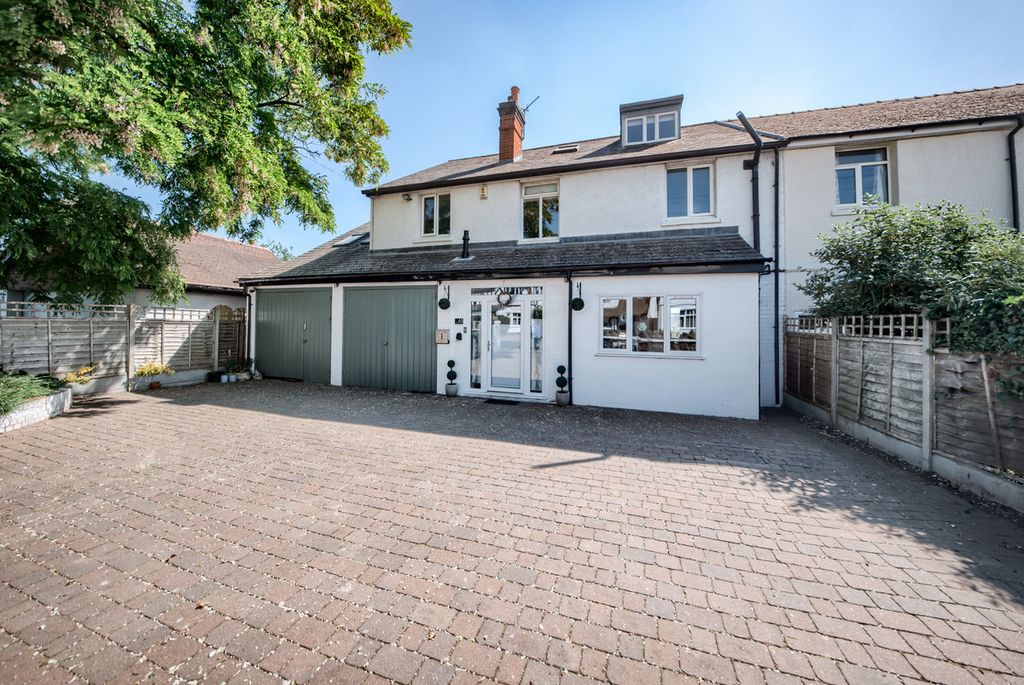 Property photo 1 of 28