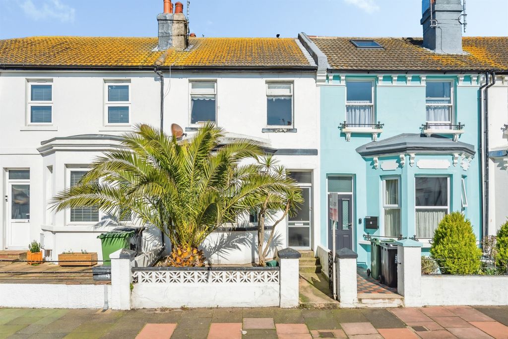 Property photo 1 of 18