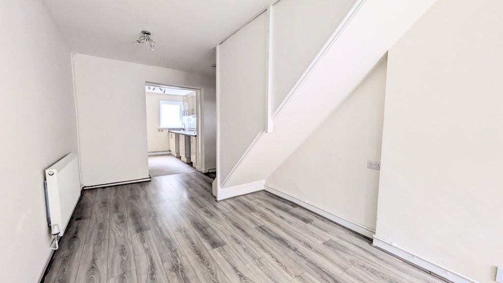 Property photo 3 of 9 Pxl_20251022_100233501~2