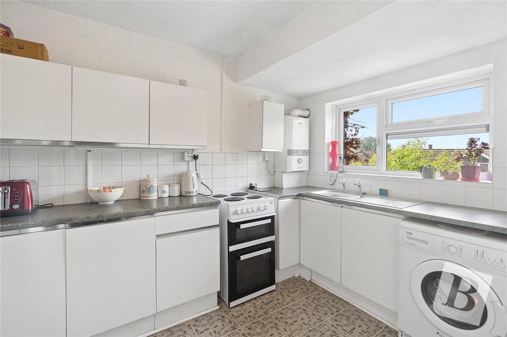 Property photo 3 of 8 Picture No. 06