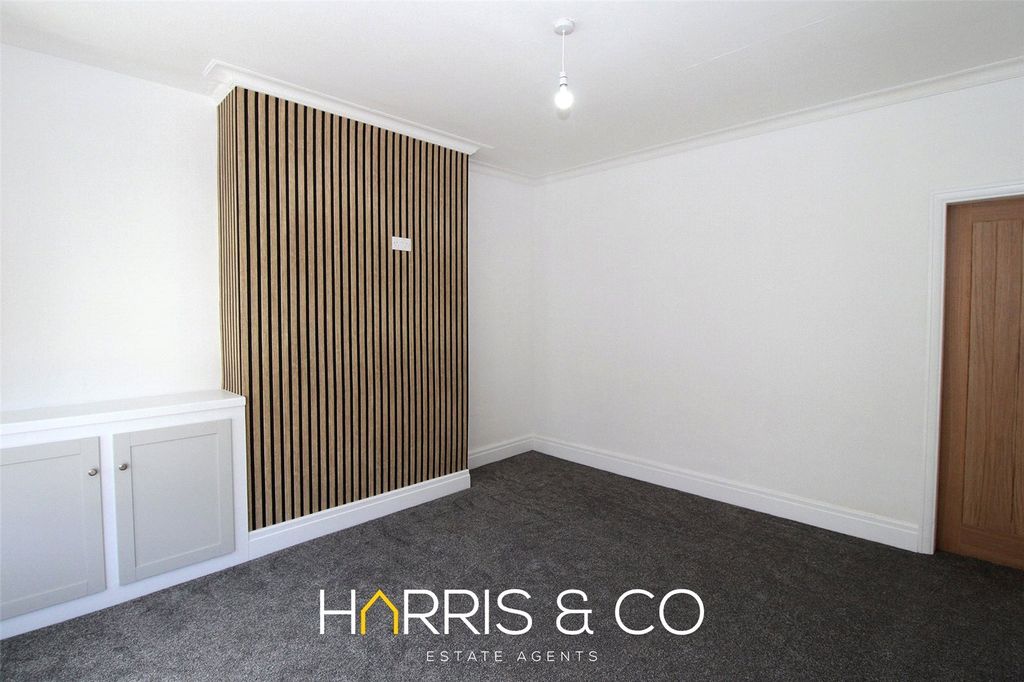 Property photo 3 of 12 Picture No. 15