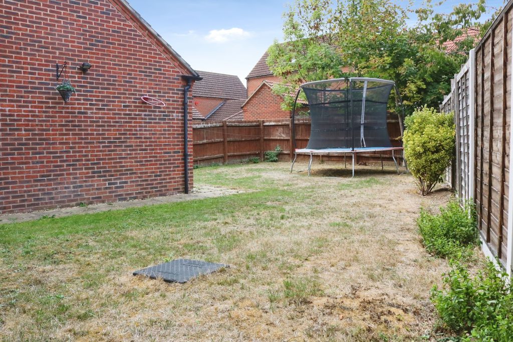 Property photo 2 of 19 Photo 3
