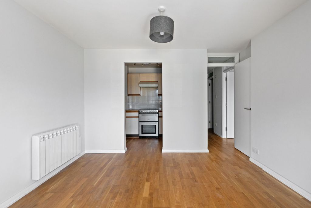 Property photo 3 of 10 Living_Room