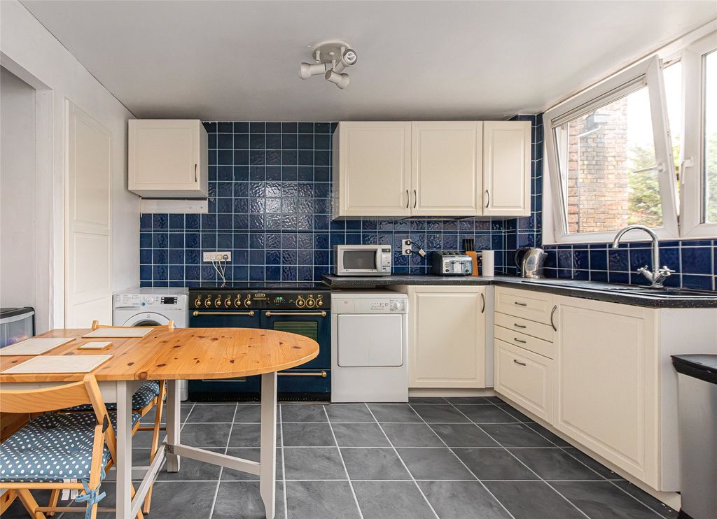 Property photo 1 of 10 Picture No. 09