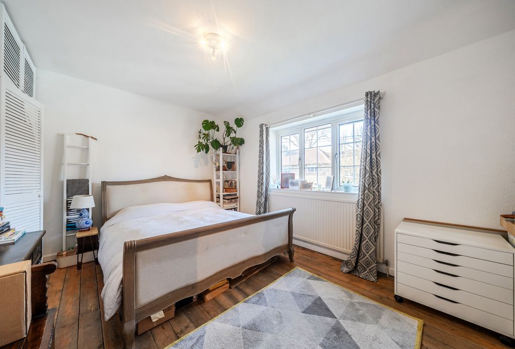 Property photo 1 of 8 1417603-5-699ee2A...