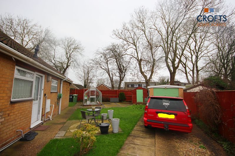 Property photo 2 of 12 Driveway