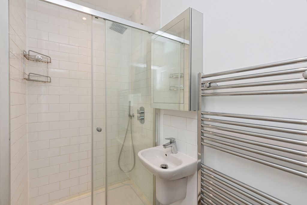 Property photo 2 of 17 Photo