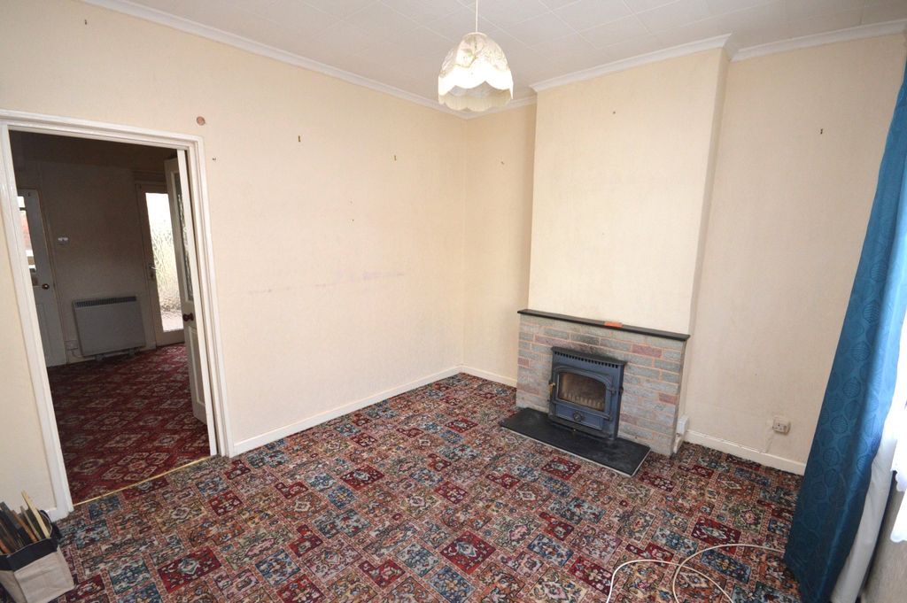 Property photo 2 of 15 Lounge