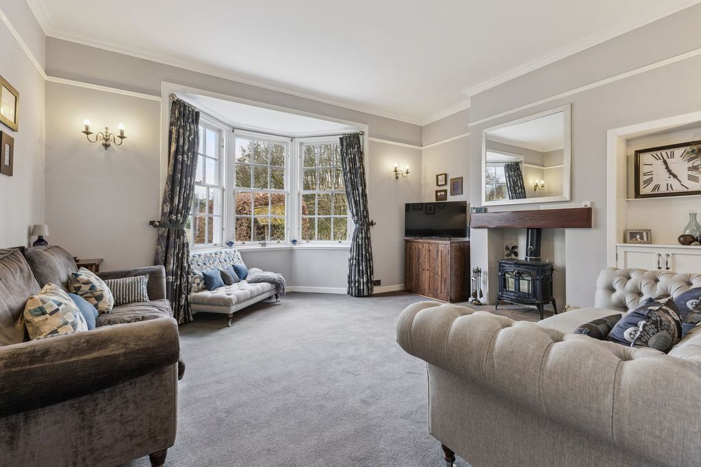 Property photo 3 of 31