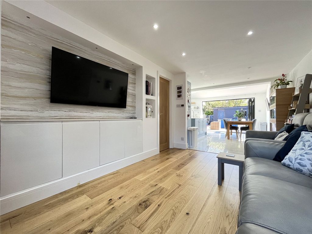 Property photo 3 of 17 Picture No. 34