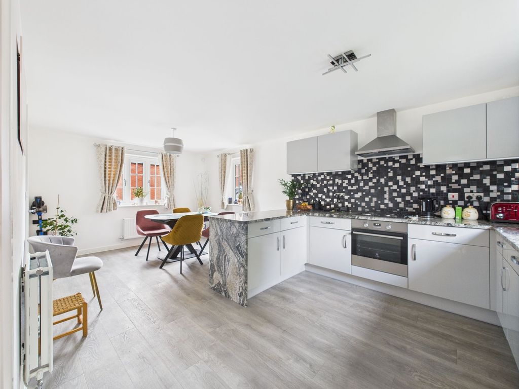 Property photo 3 of 25