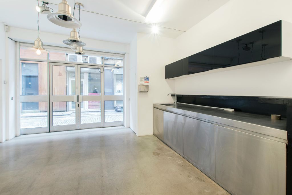 Property photo 3 of 16 55 Curtain Road, Ec2 Picture No. 16