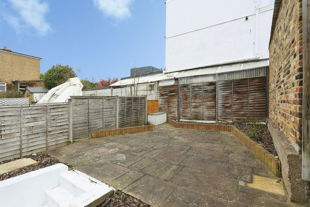 Property photo 2 of 20 Pbox-Img.Jpg