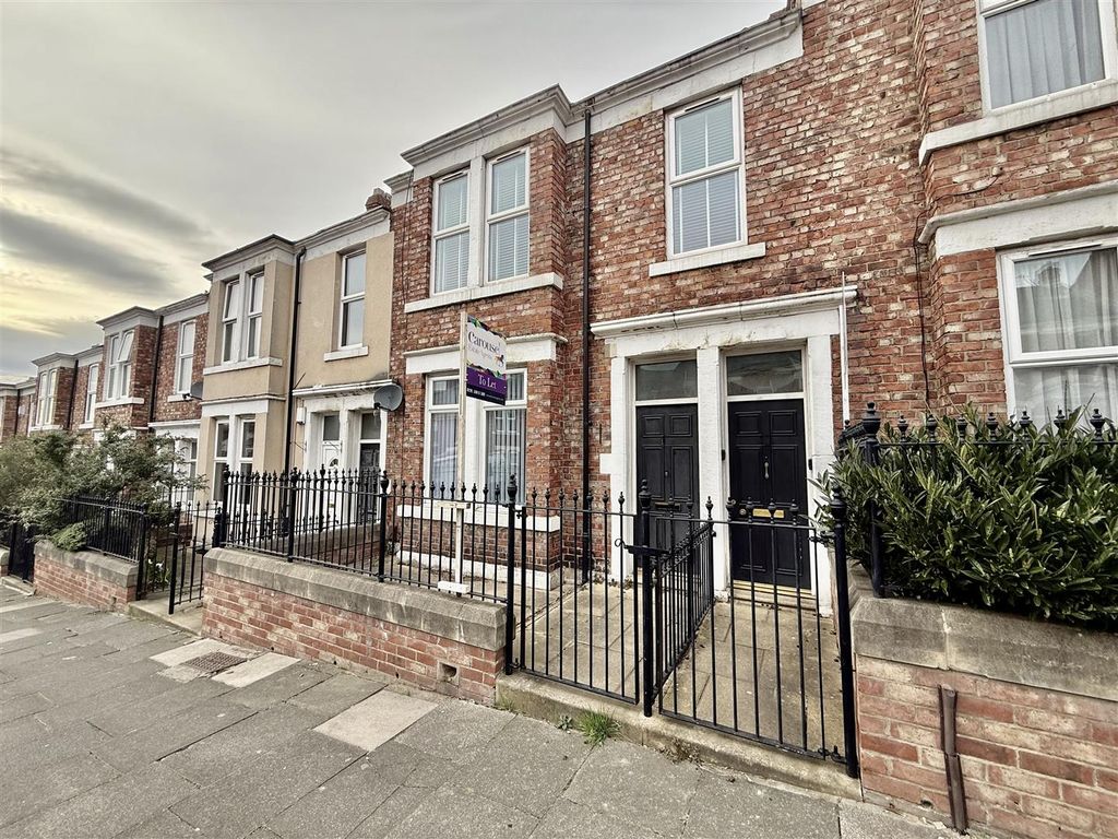 Property photo 1 of 7 External