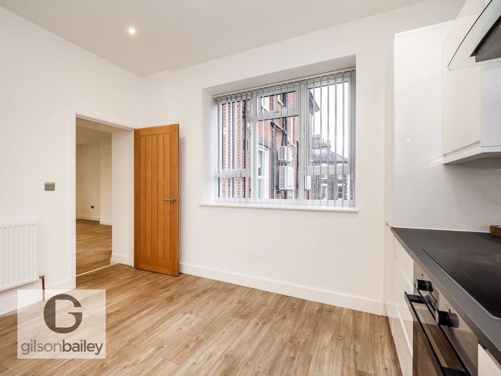 Property photo 3 of 11 41Athorperoad-22