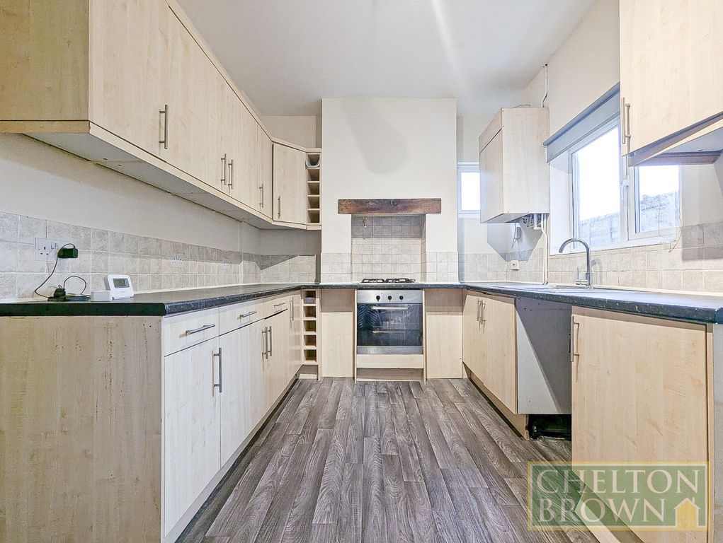 Property photo 2 of 24 Kitchen