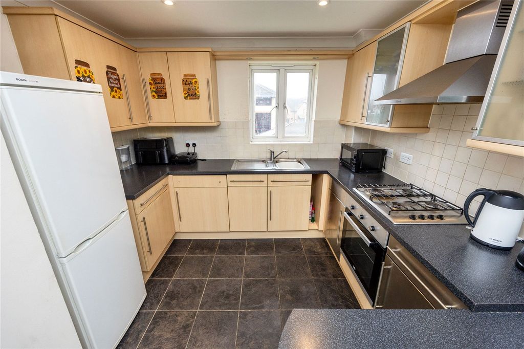 Property photo 2 of 11 Picture No. 12