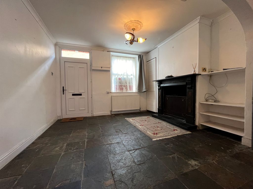 Property photo 3 of 12