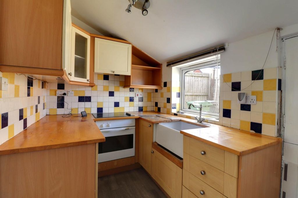 Property photo 2 of 14