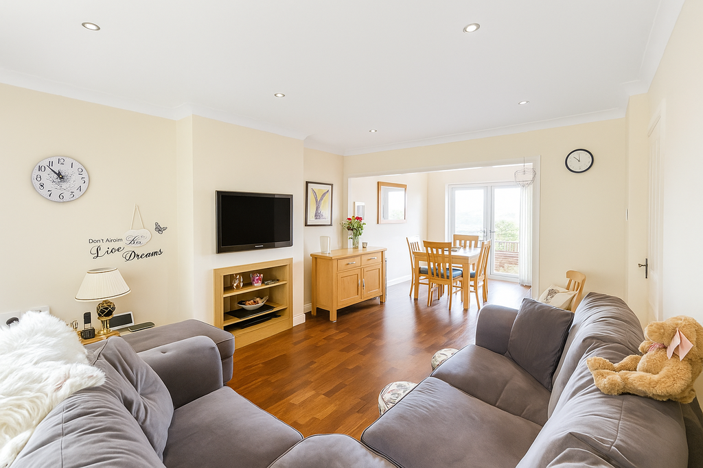 Property photo 3 of 17 Living Room