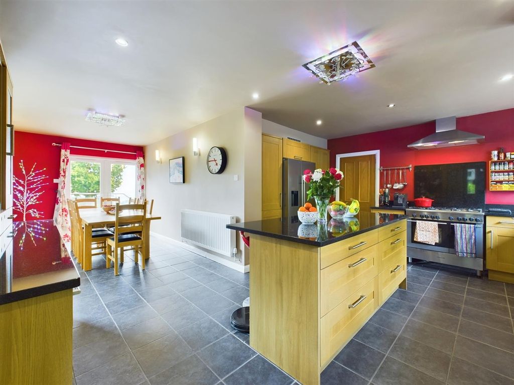 Property photo 3 of 34 Cam02541G0-Pr0169-Still007.Jpg