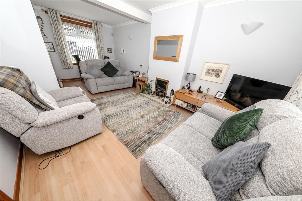 Property photo 2 of 16 B