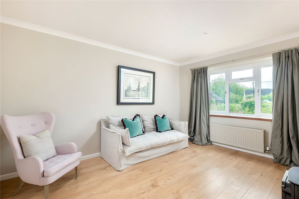 Property photo 3 of 15 Sitting Room