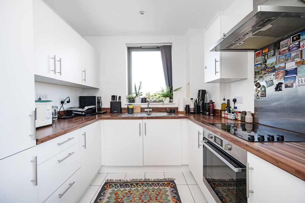 Property photo 3 of 9