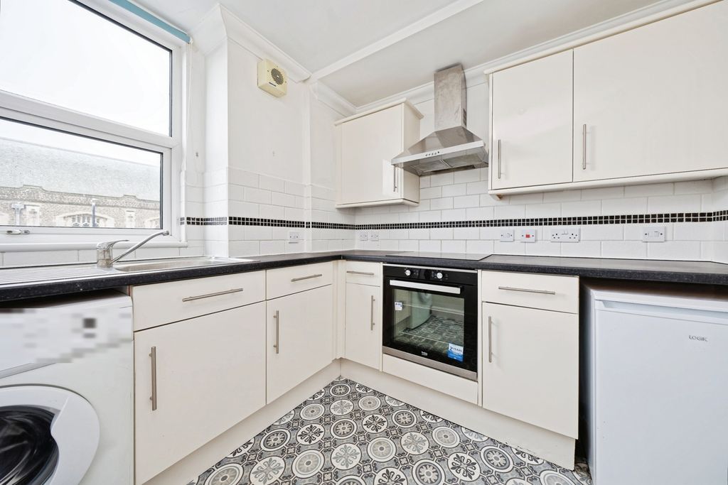 Property photo 3 of 24 Pbox-Img.Jpg