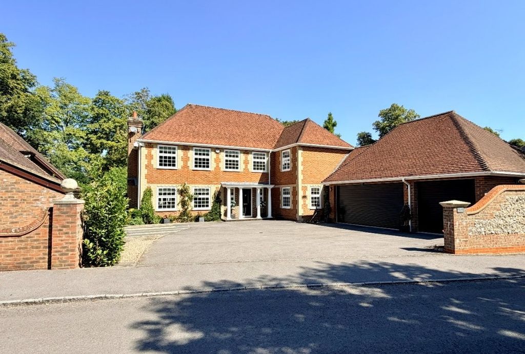 Property photo 1 of 50