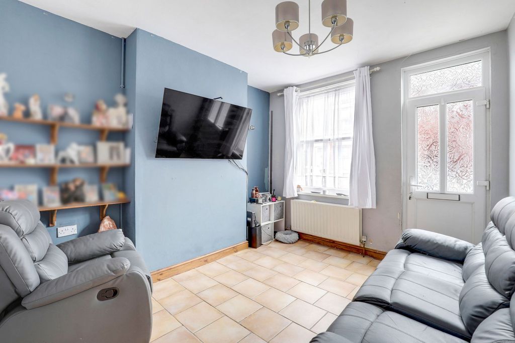 Property photo 2 of 16