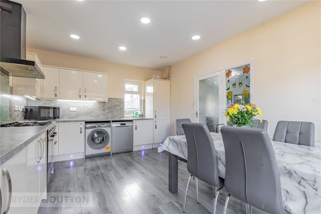 Property photo 3 of 25 Kitchen Diner