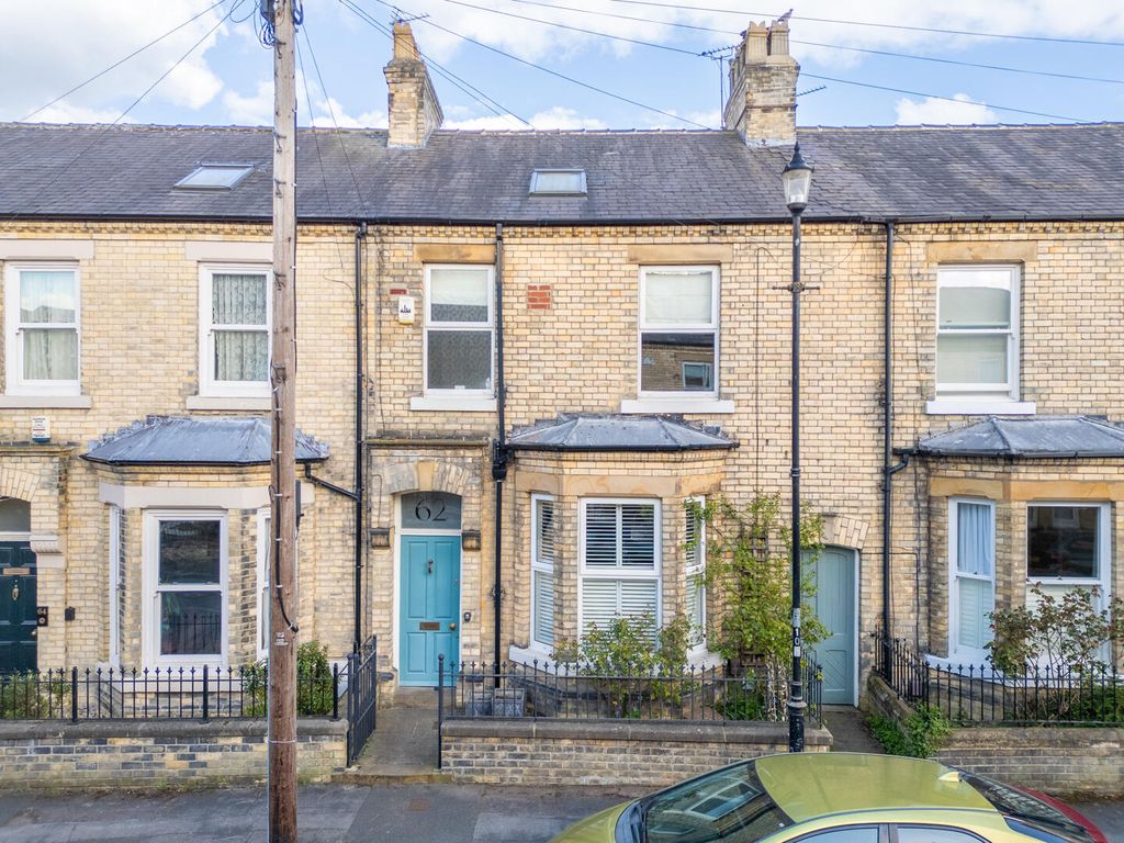 Property photo 1 of 16 Front (Exterior)